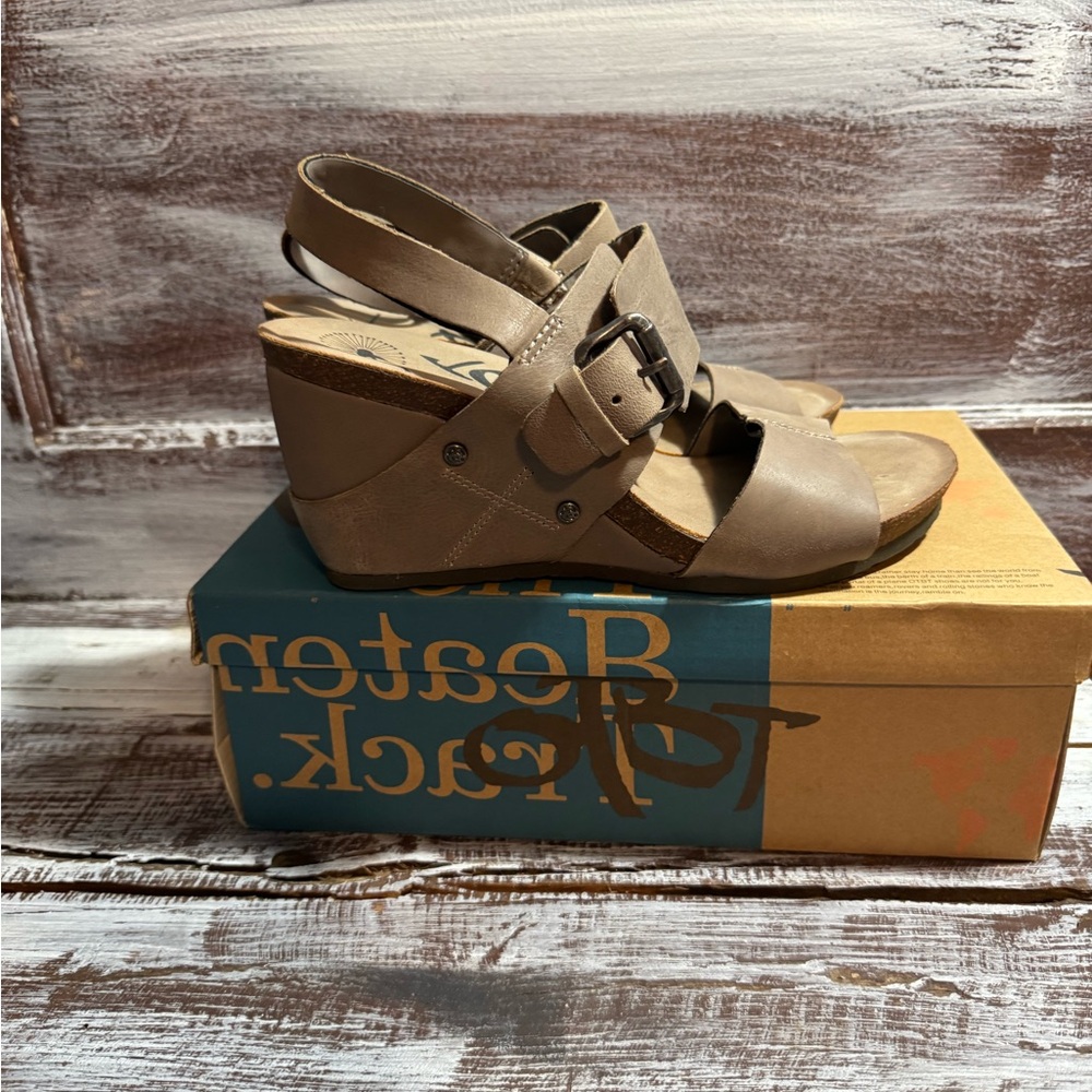 Stylish Brown Wedge Sandals